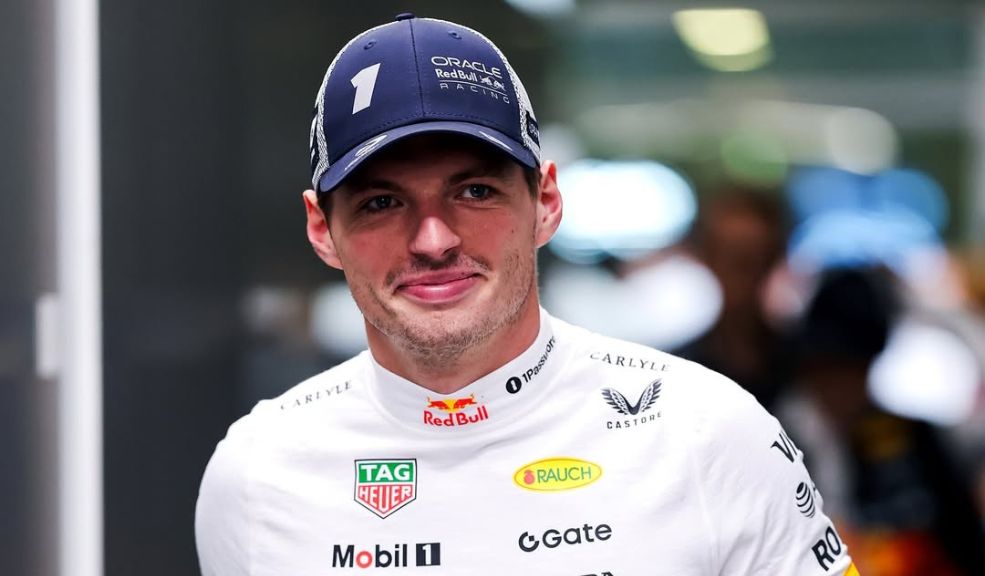 Max Verstappen le regaló su casco a Checo Pérez en México