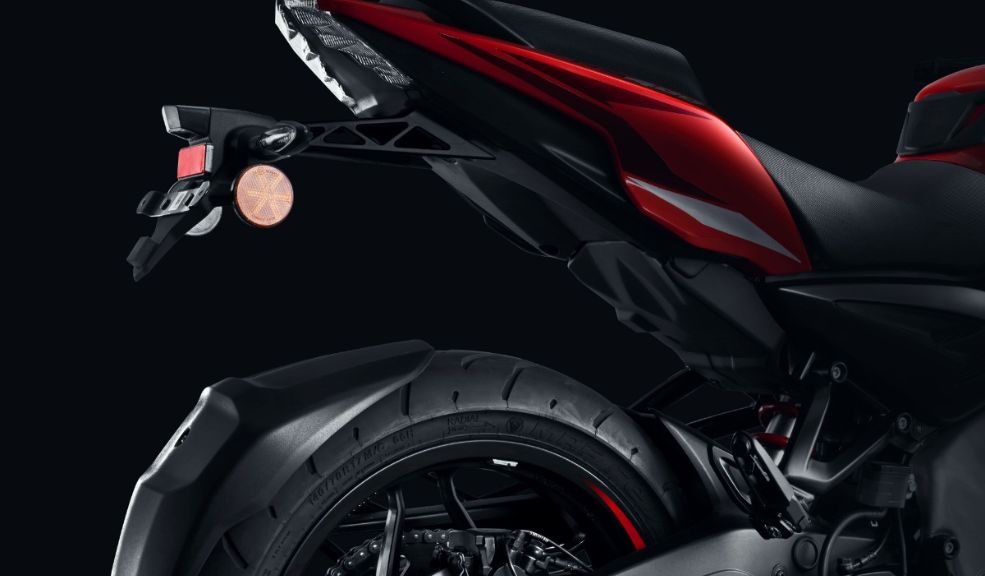 Pulsar NS400Z, la nueva rival directa de las 400 cc consolidadas ficha técnica