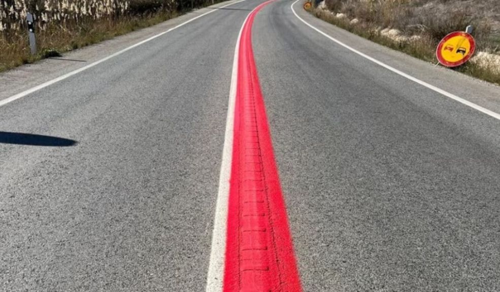 La línea roja en la vía: la señal que salva vidas cuando un vehículo pierde los frenos