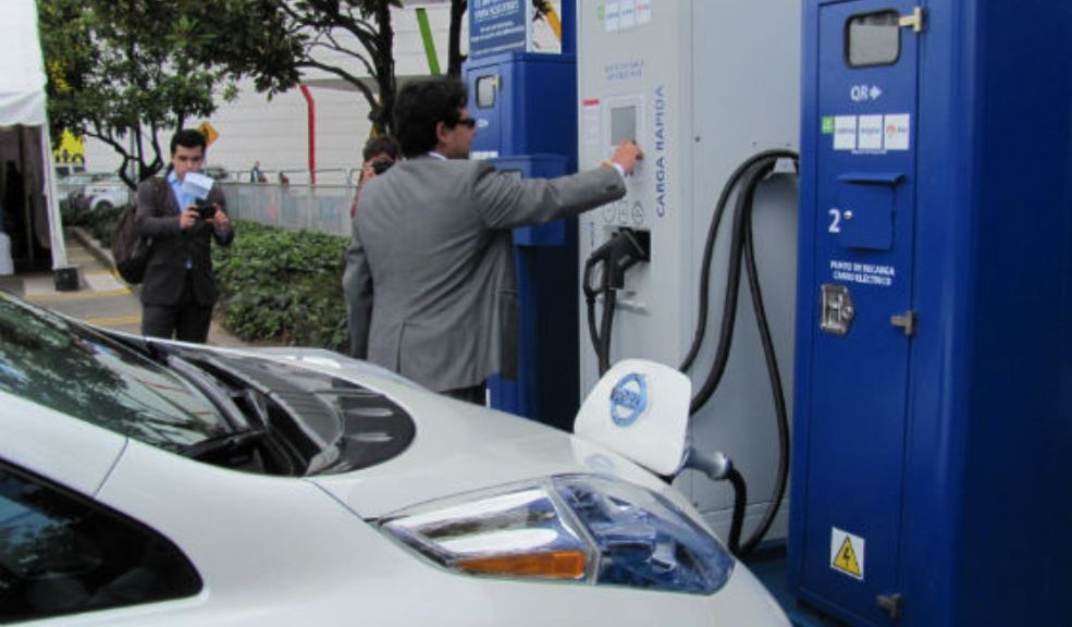 Conozca las estaciones de carga para carros eléctricos que hay en Bogotá
