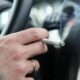 Alcohol, sustancias psicoactivas y fumar en el vehículo las conductas prohibidas al conducir