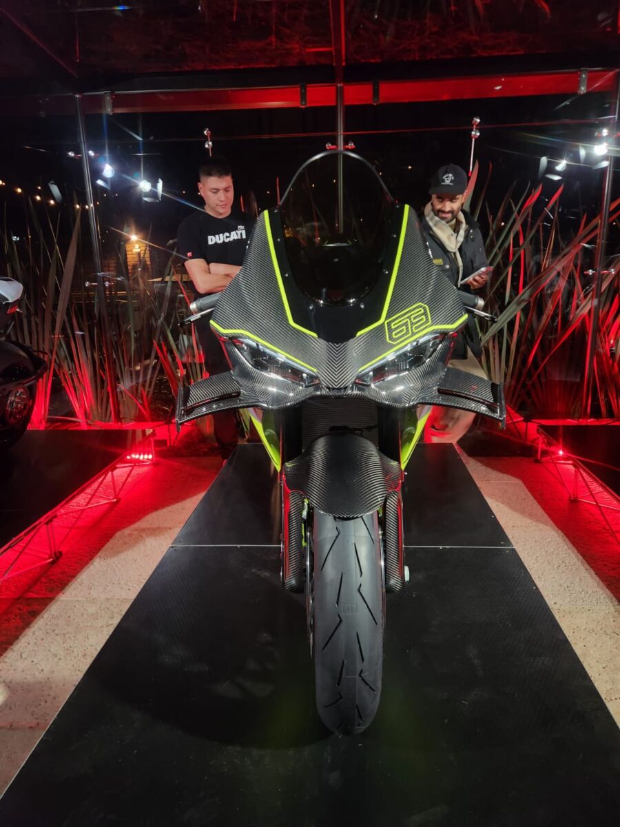 Ducati celebra 100 años en Colombia con una joya única la Panigale V4 Lamborghini