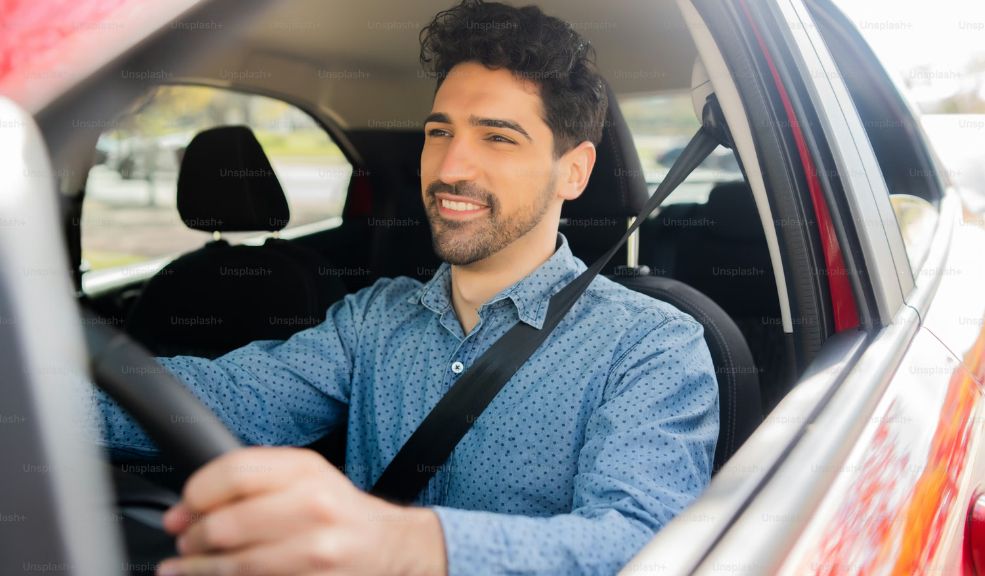 Ya no buscan potencia el nuevo perfil del hombre que compra carro en Colombia
