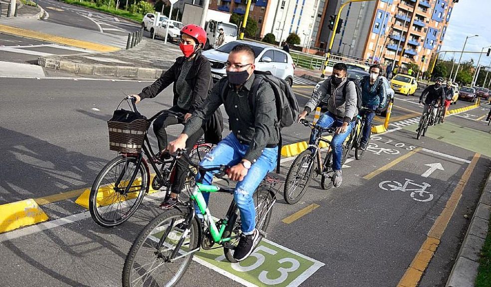 ¿Qué accesorios deben llevar obligatoriamente los biciusuarios le contamos