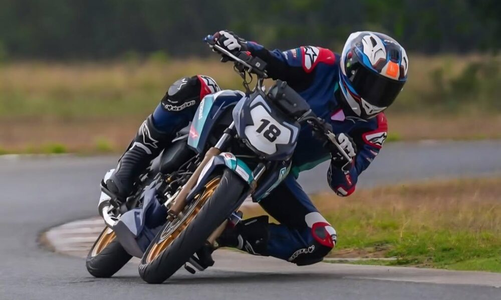 Colombia manda en la India: Oscar David Muriel y Fabián Cortés triunfan en el ARE GP