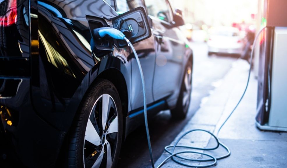 Los carros eléctricos avanzan en Colombia, pero sus seguros aún no