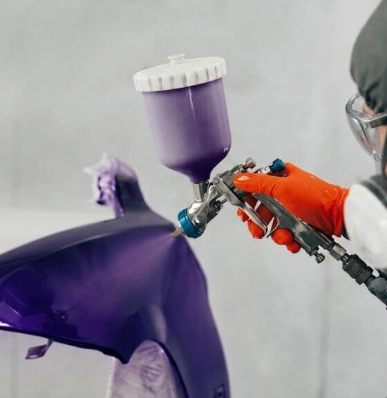 El boom de las motos impulsa la producción de pintura industrial hecha en Colombia