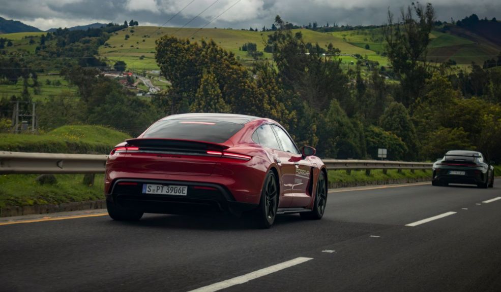 Porsche puso a prueba en Colombia su futuro eléctrico y la potencia del nuevo 911 Turbo S
