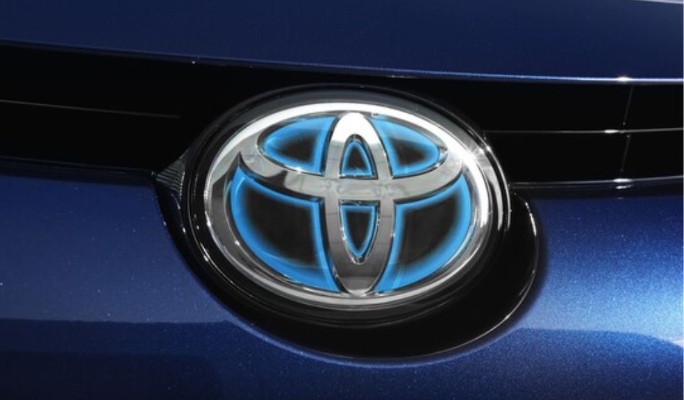 Toyota cayó en la bolsa de Tokio desde 2003 llevaba liderando en Japón