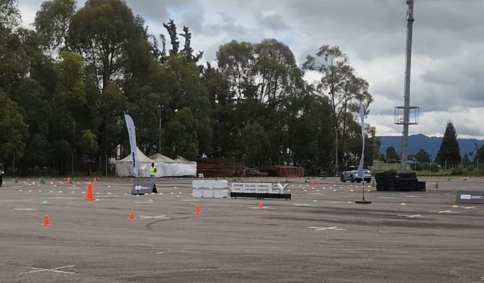 Geely apuesta por la inteligencia, la electrificación y la conectividad para fortalecer su presencia en Colombia