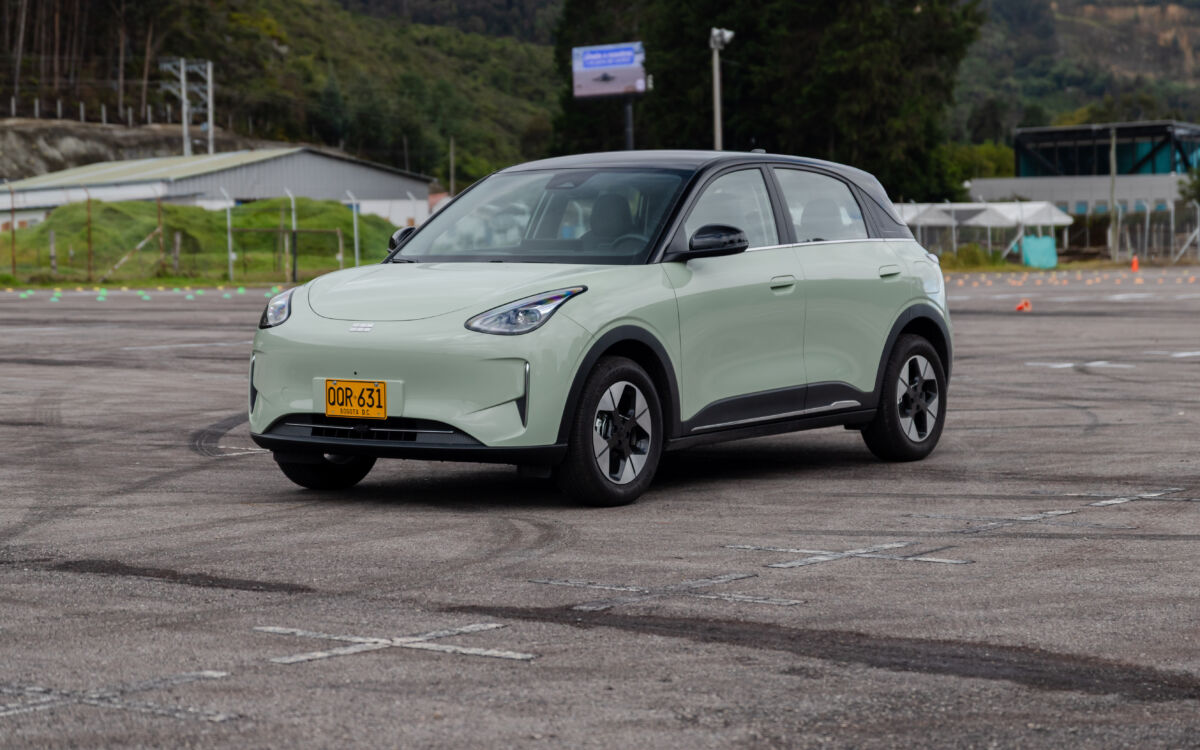 Geely apuesta por la inteligencia, la electrificación y la conectividad para fortalecer su presencia en Colombia